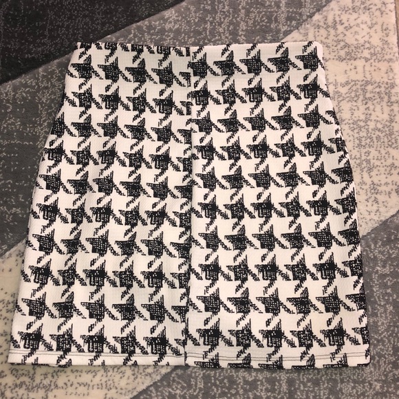 Skirt⚡️ - Picture 2 of 2